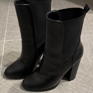Elegant Black Women's Boots